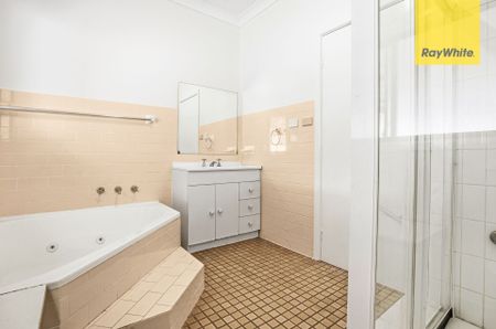 ONE WEEKS FREE RENT IF LEASED PRIOR TO XMAS BREAK!!! - Photo 5