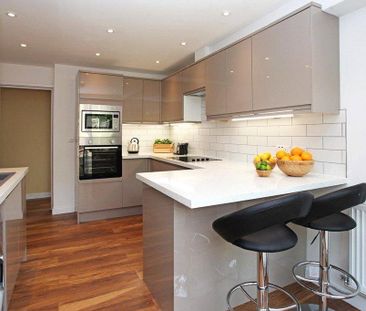 1 bedroom in a house share to rent - Photo 5
