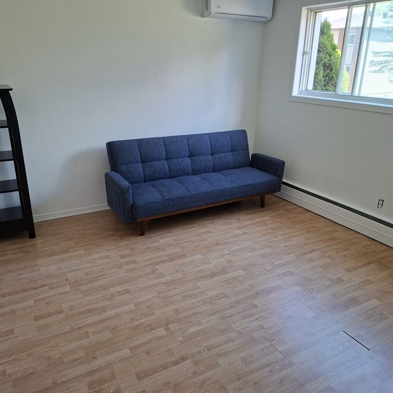 GRAND 4 1/2 À LOUER - Photo 1