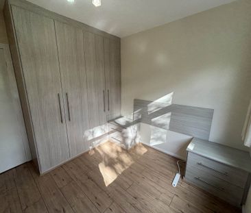 Hilltop Court, Manchester - Photo 2