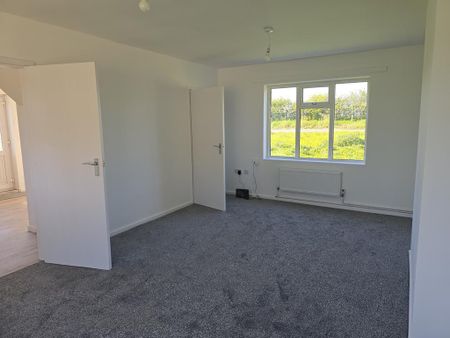 1 bedroom semi-detached house to rent - Photo 3