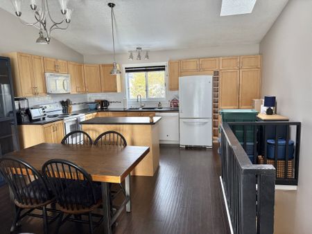 For Lease - 439 Oxbow Crescent, Collingwood, Ontario - Photo 5