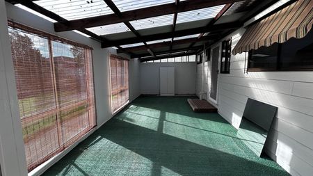 Freshly Painted, Neat Home in Fantastic Drysdale Location - Photo 2