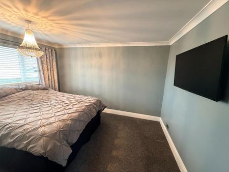 3 bedroom semi-detached house to rent - Photo 2