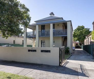 Charming Studio in Heritage Mansion - Spacious & Modern - Photo 1