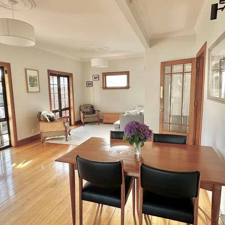 Spacious 4 Bedroom Family Home + External office - Photo 1