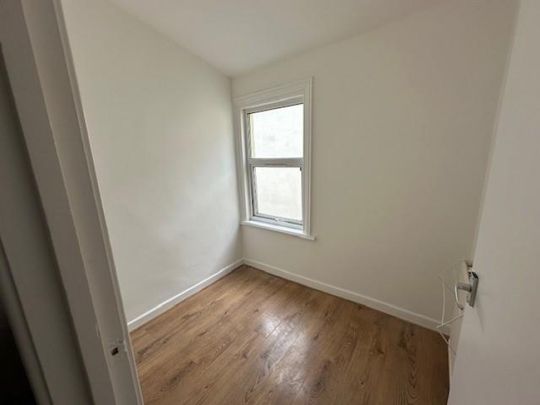 1 bedroom Flat To Let - Photo 1