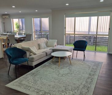 Large Master Room & Bedroom Available in Beautiful 4-Bedroom Home - Photo 1