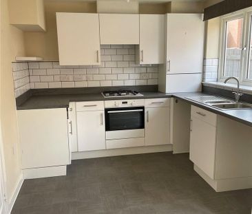 3 bedroom end of terrace house to rent - Photo 2