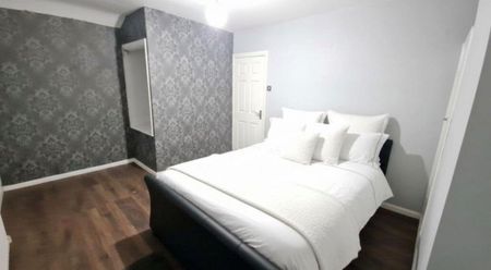3 bedroom property to rent - Photo 3