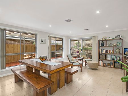 Beautiful Family Home! - Photo 2