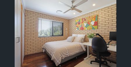 ENJOY THE COASTAL BREEZES AT THIS BATTERY HILL BEAUTY - Photo 2