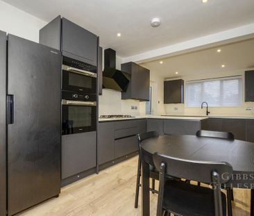 3 bedroom semi-detached house to rent - Photo 6