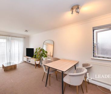 2 bedroom flat to rent - Photo 3