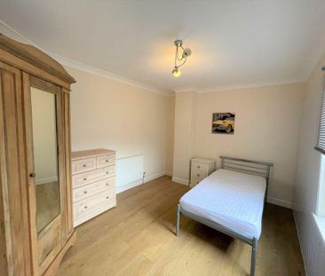 1 bedroom in a house share to rent - Photo 4