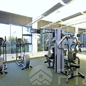 Resort style luxury 2 bedroom Apartment with Gym and swimming pool Great location - Photo 2