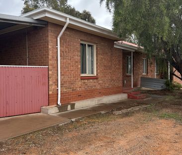 48 Edinburgh Tce, Port Augusta - Photo 3