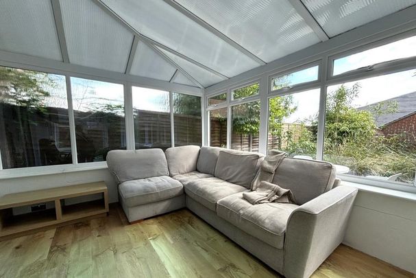 4 bedroom semi-detached house to rent - Photo 1