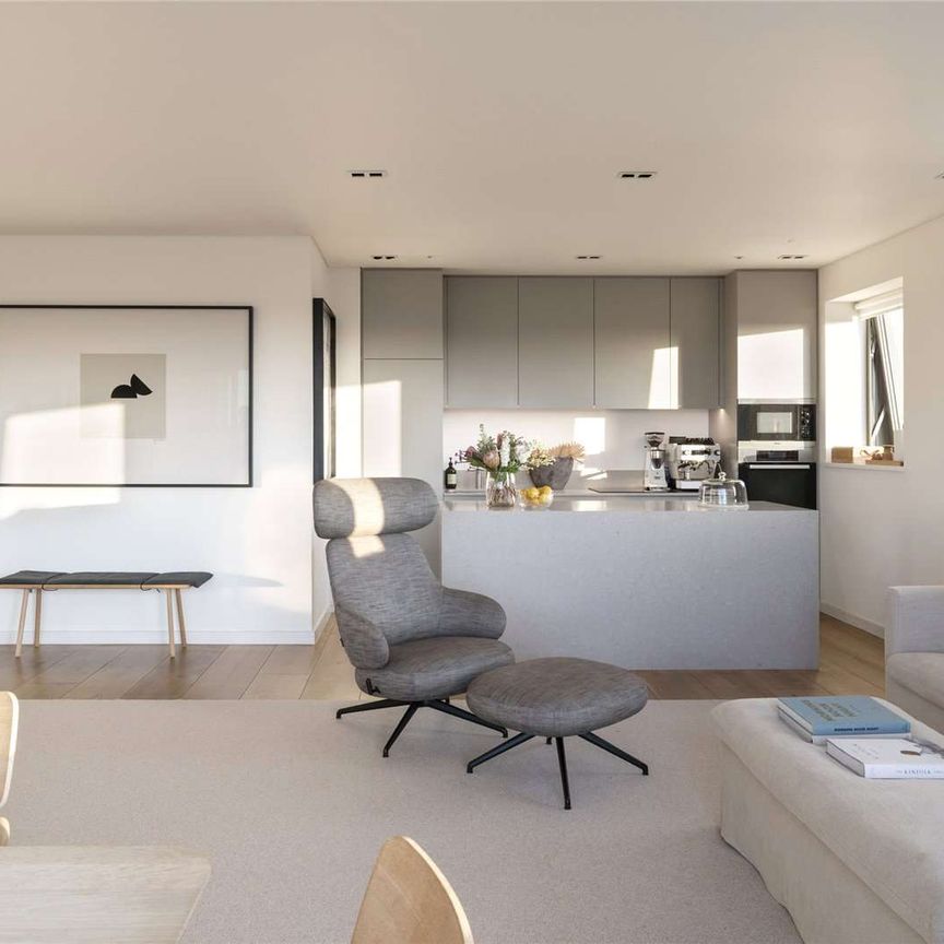 Never before to the rental market, is this 20th floor four bedroom apartment offering substantial outside space with far reaching views. - Photo 1