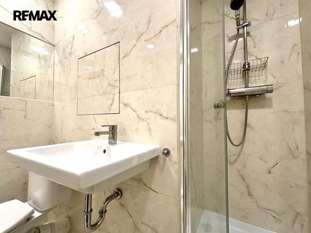 Pronájem bytu 1+kk v osobním vlastnictví 26 m², Praha 8 - Kobylisy - Fotografie 3