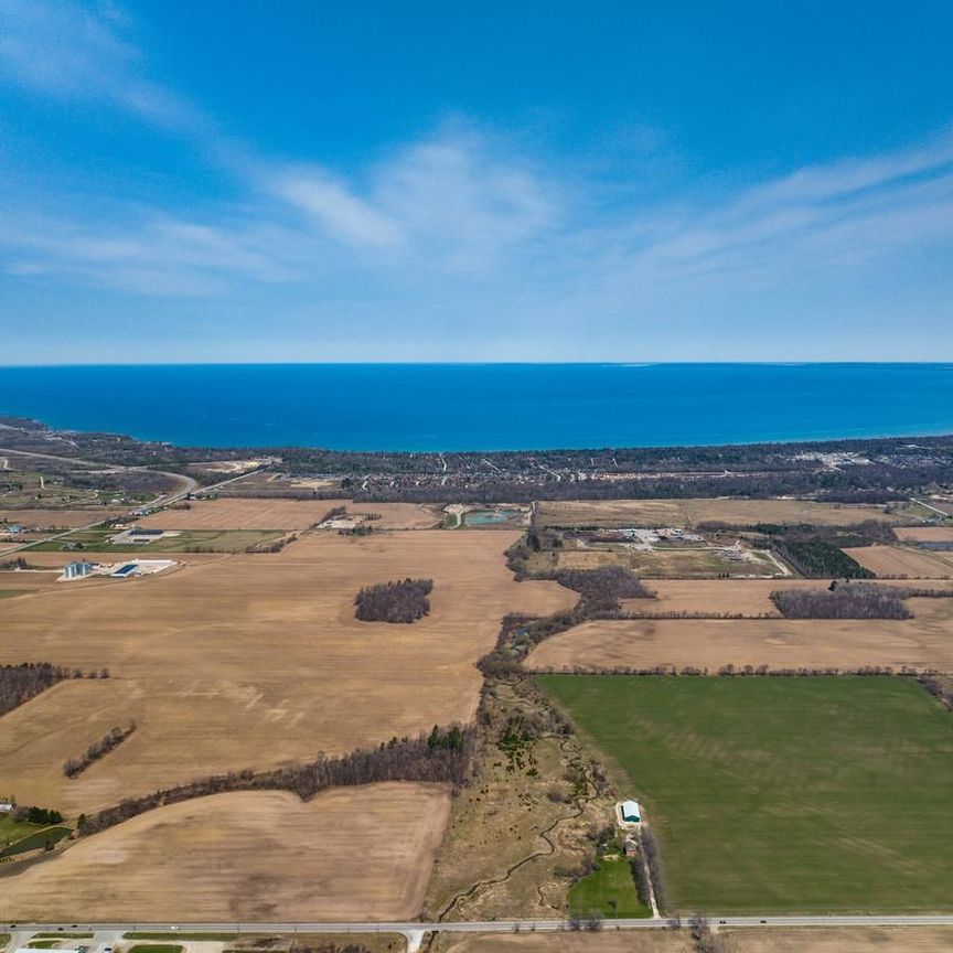 For Lease - 208 Prescott Drive, Clearview, Ontario - Photo 1