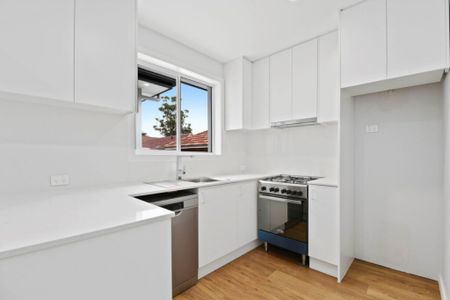 GRANNY FLAT IN HIDDEN HAVEN 2 BED 1 BATH 1 CAR - Photo 2