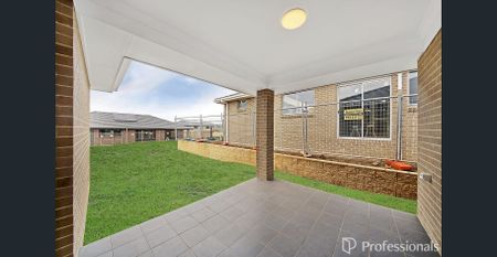 Light, Bright & Modern Family Home - Photo 4