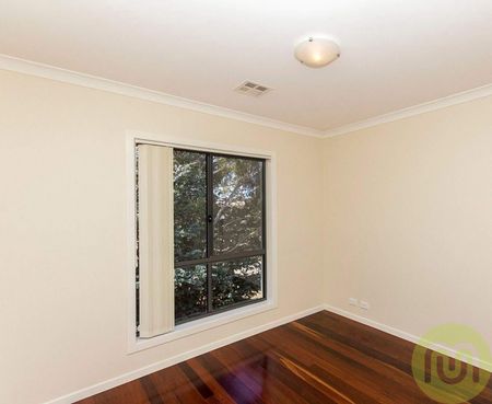 Beautifully Appointed Townhouse - Photo 4