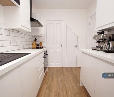 3 bedroom terraced house to rent - Photo 6