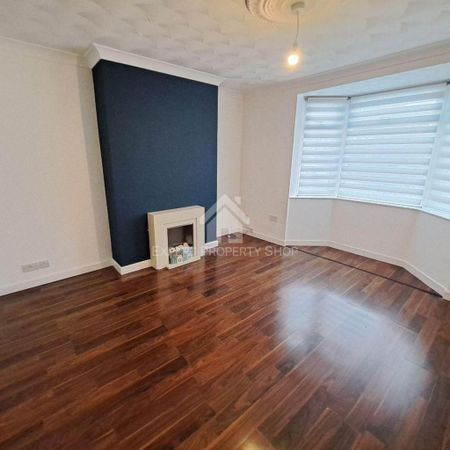 5 bedroom semi-detached house to rent - Photo 2