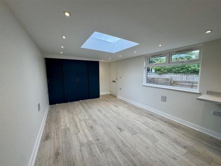 Studio to rent - Photo 5