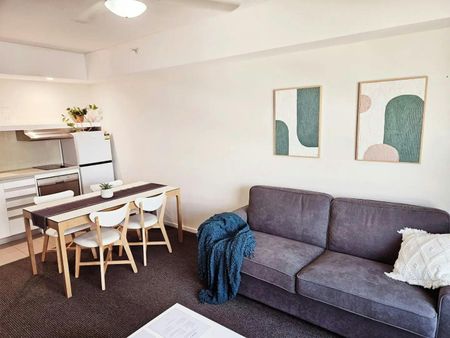 STUNNING FULLY FURNISHED STUDIO APARTMENT - Photo 2