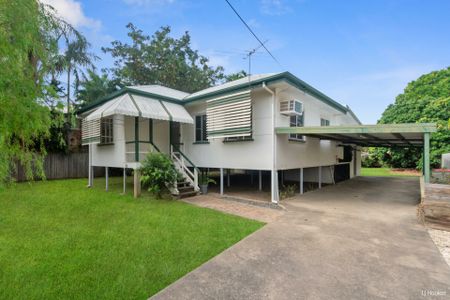 35 Eleventh Avenue, RAILWAY ESTATE - Photo 2