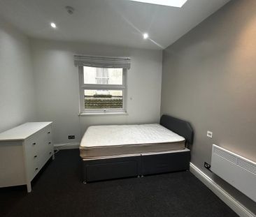 Studio Flat, The Mall, BS8 - Photo 3