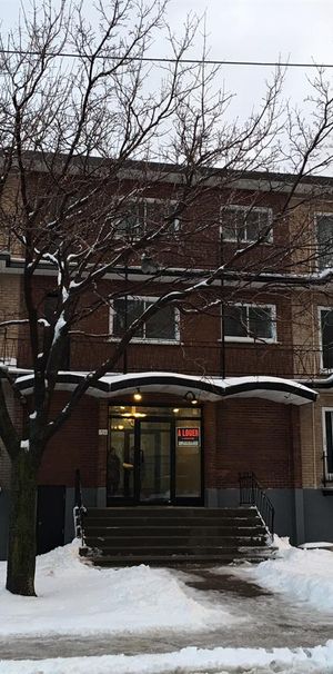 Saint-Léonard – Appartement 3 1/2 rénové à louer - Photo 1