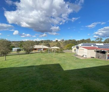 Large Family Home - Ample Shedding! - Photo 3