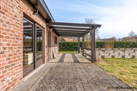 Ruime woning met 3 slaapkamers, tuin, terras en garage. - Photo 5