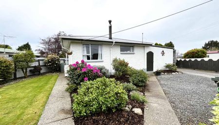 Modern Family Home - Photo 5