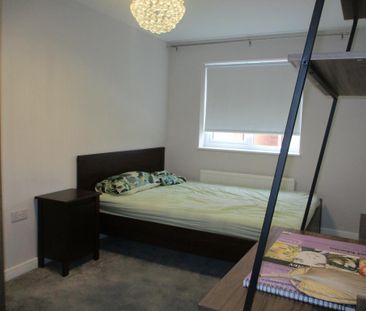 4 bedroom detached house to rent - Photo 3