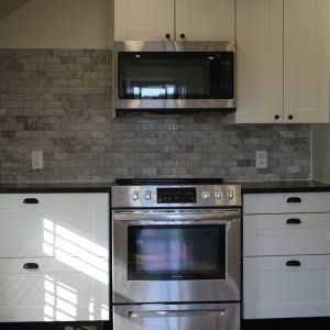 Vintage Meets Modern: Renovated 2 bed, 1 bath apartment - Photo 2