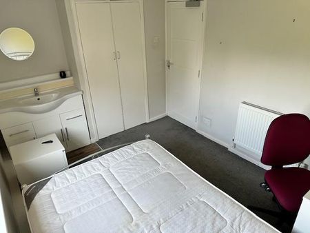 1 bedroom in a house share to rent - Photo 5