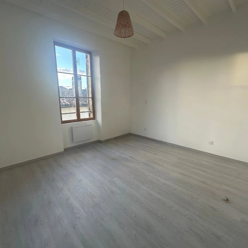 Location Appartement 4 pièces 71m² STE FOY LA GRANDE 33220 - Photo 1