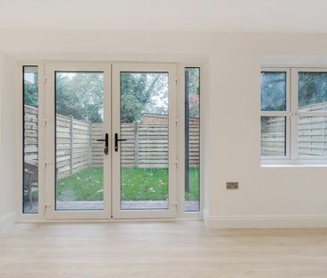 3 Bed Flat, West Hill, CR2 - Photo 3