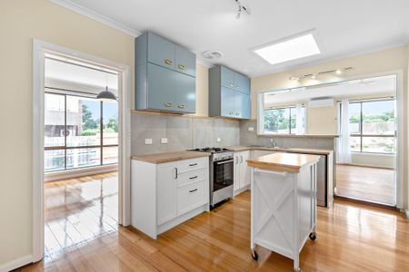 Fresh, Inviting & Exceptionally Versatile - Photo 4