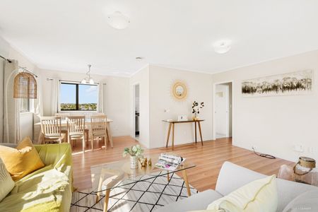 Totara Vale, 3bedroom - Photo 2