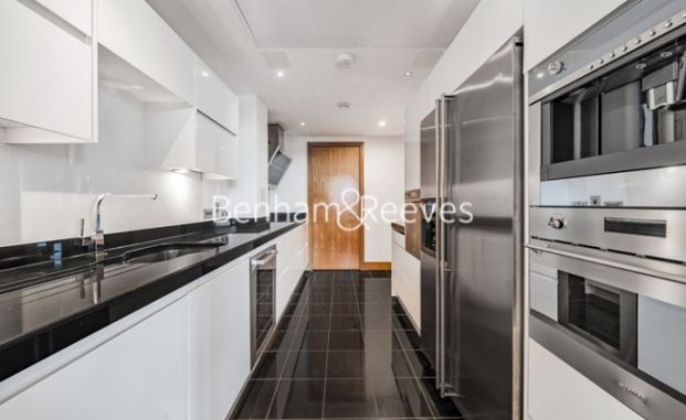 3 Bedroom flat to rent in Winchester Road, Hampstead, NW3 - Photo 1