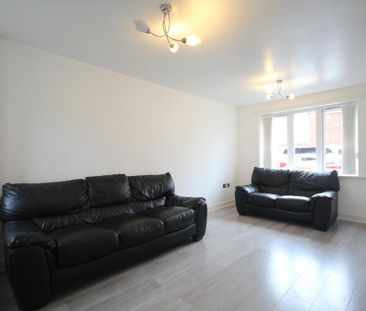 3 bedroom semi-detached house to rent - Photo 5