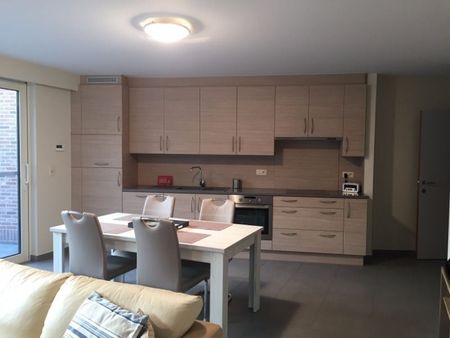 GELIJKVLOERS APPARTEMENT IN DE DORPSKERN VAN SLEIDINGE - Foto 4