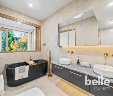 Brand-new 5 bedrooms family home in North Ryde for Rent - Photo 5