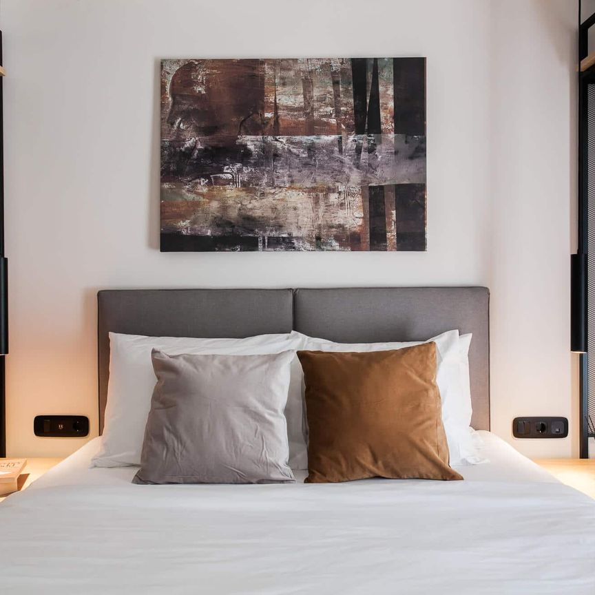 Modern Minimalist 3BD Apartment in Hilton District - Photo 1